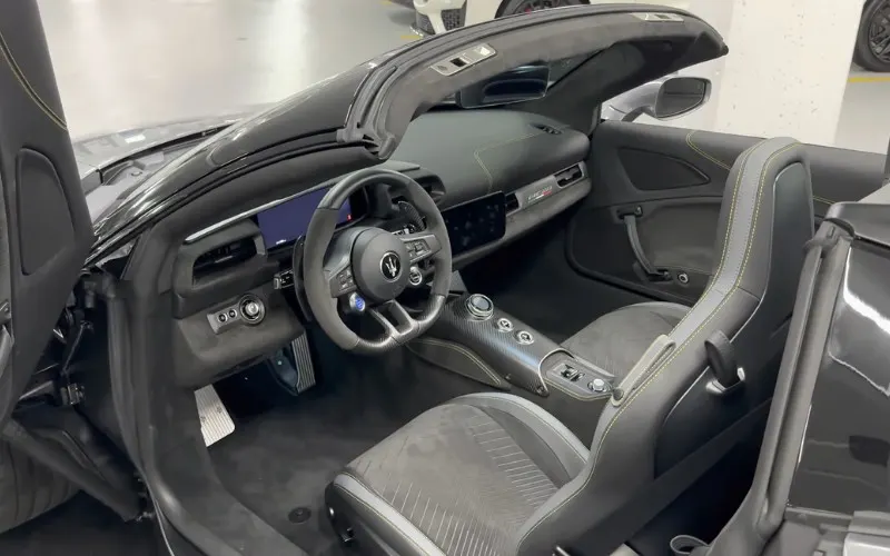 Affordable Maserati MC20 2023 rental