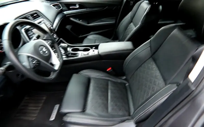 Affordable Nissan Maxima 2020 car rental