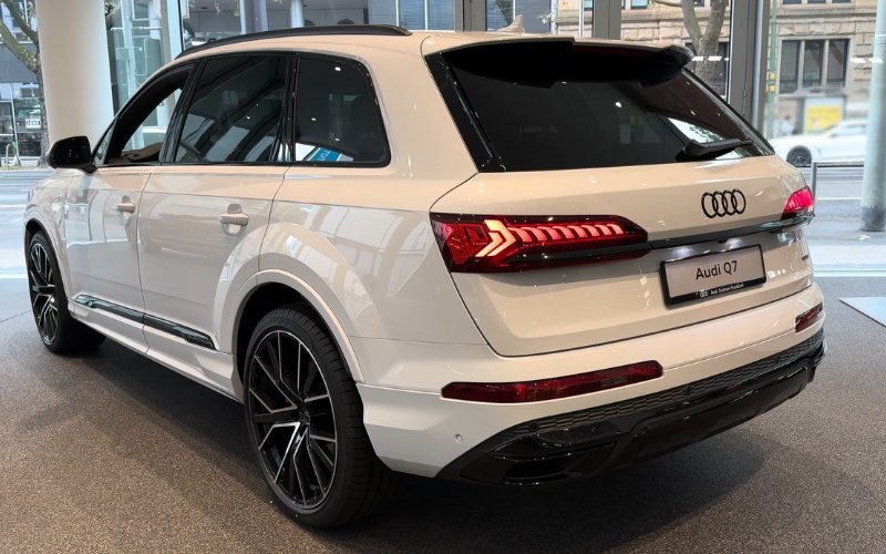 Audi Q7 2023 car rental