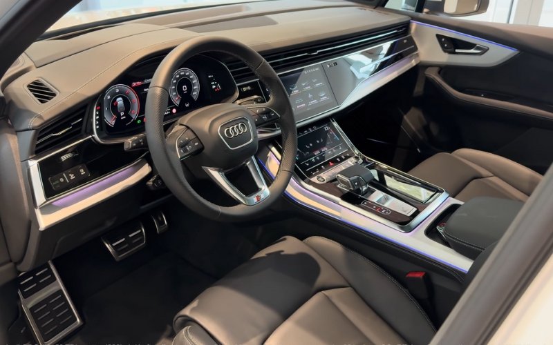 Audi Q7 2023 daily rental UAE