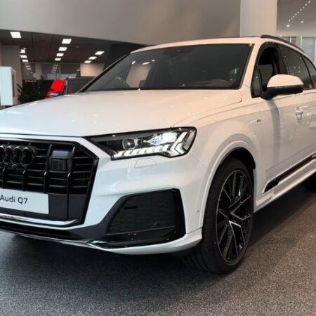 Audi Q7 2023 for rent