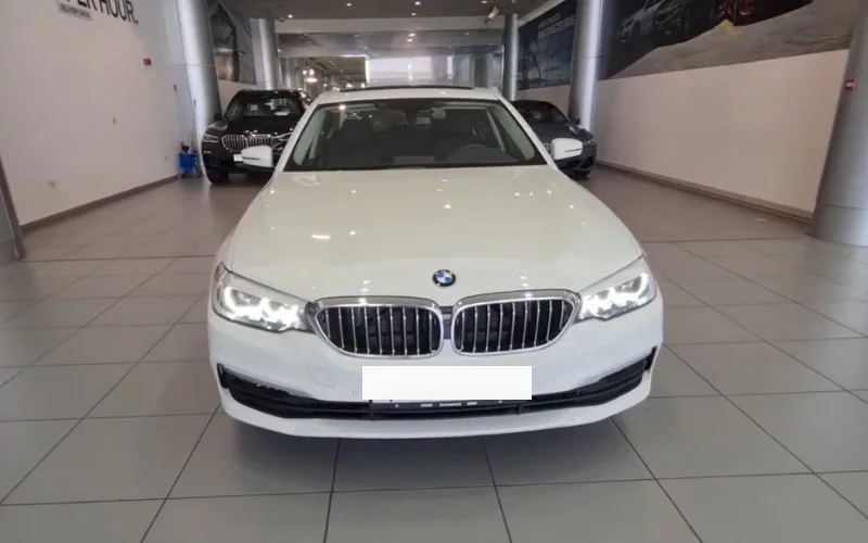 BMW 520i 2020 rental Dubai