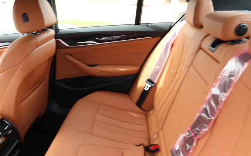 BMW 530i 2023 car hire Dubai