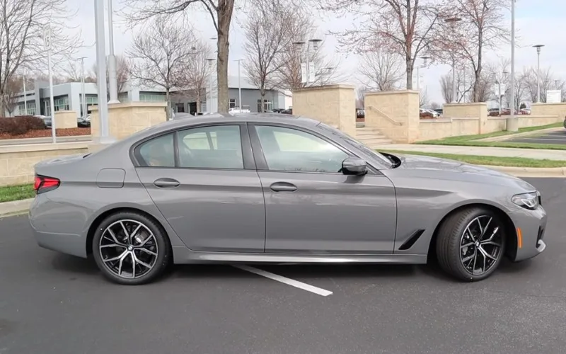 BMW 530i 2023 rent a car UAE