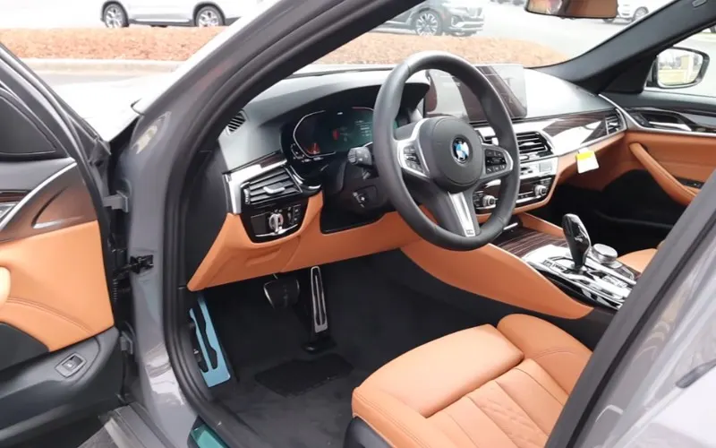 BMW 530i 2023 rental Dubai