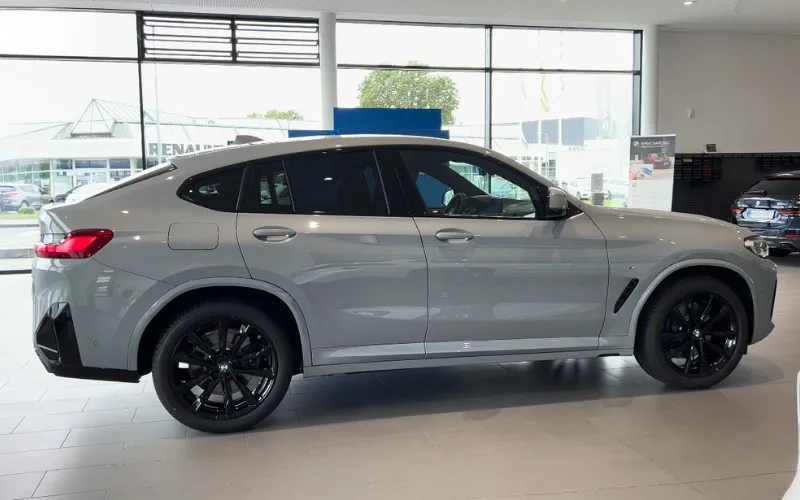 BMW X4 2022 rent a car UAE