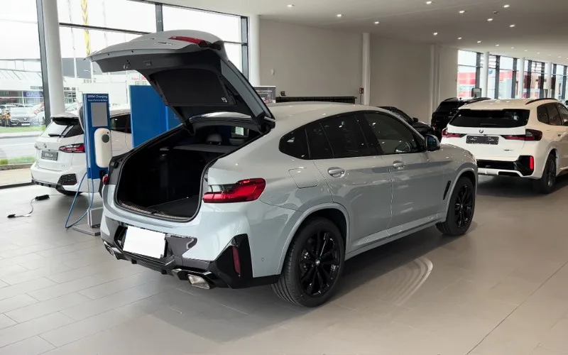 BMW X4 2022 rent with driver Dubai