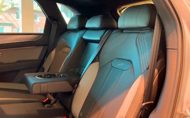 Bentley Bentayga 2022 VIP car hire