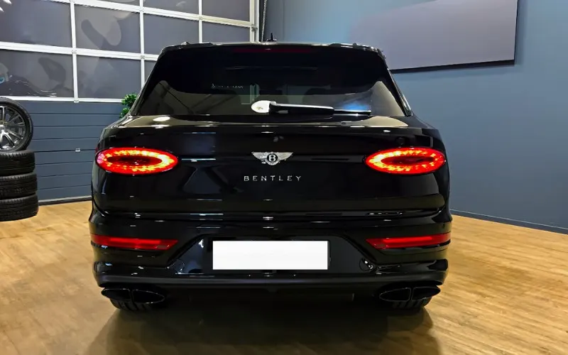 Bentley Bentayga 2023 airport rental Dubai
