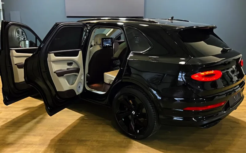 Bentley Bentayga 2023 luxury SUV