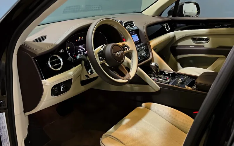 Bentley Bentayga 2023 luxury car Dubai