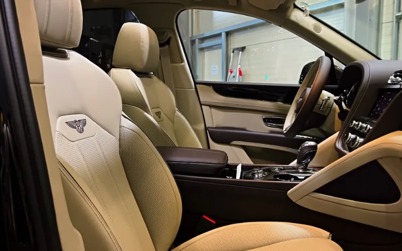 Bentley Bentayga 2023 with driver