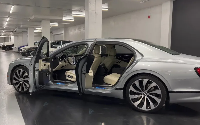 Bentley Flying Spur 2021 Palm Jumeirah