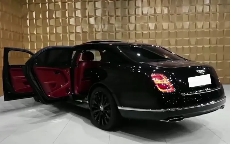 Bentley Mulsanne 2022 with driver