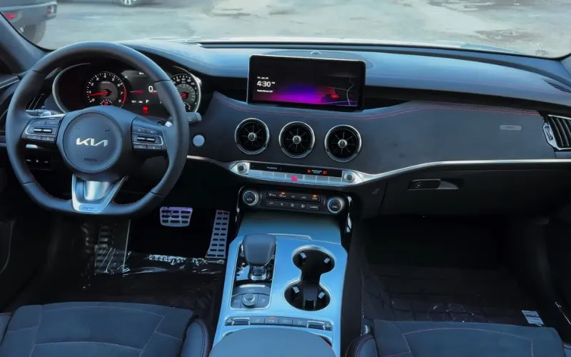 Book Kia Stinger 2021 online