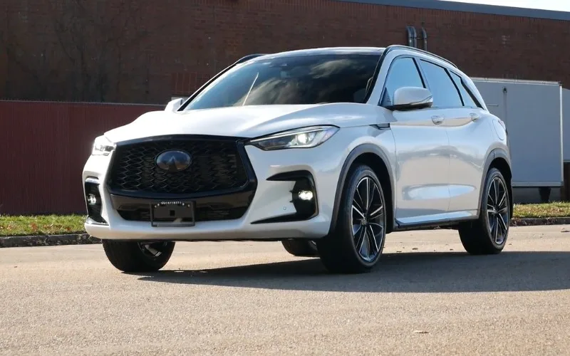 Daily rental Infiniti QX50 2024