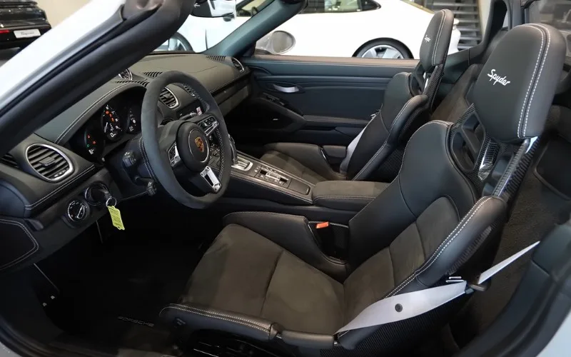 Dubai Porsche Boxster 718 2022 driving experience