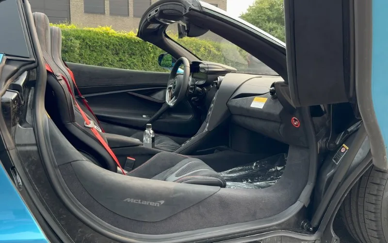 Exotic car rental McLaren 750S Spider