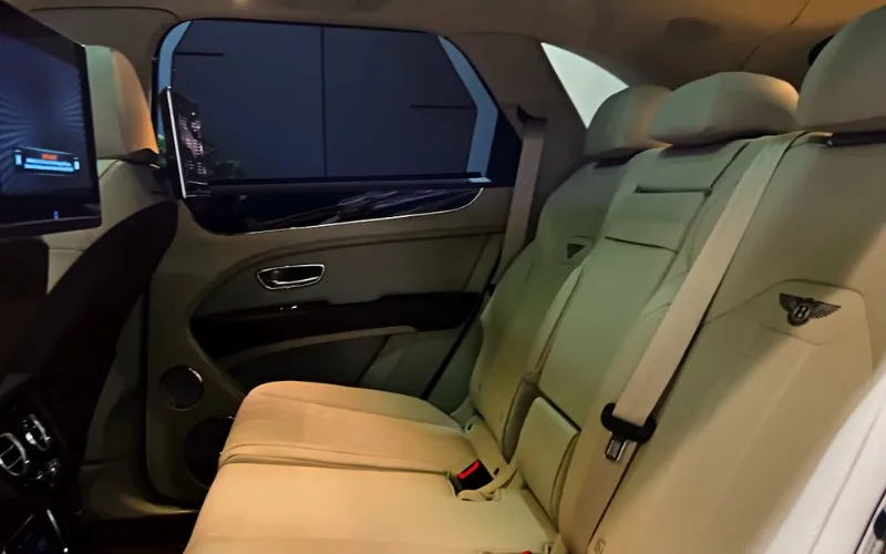 Hire Bentley Bentayga 2023 Palm Jumeirah