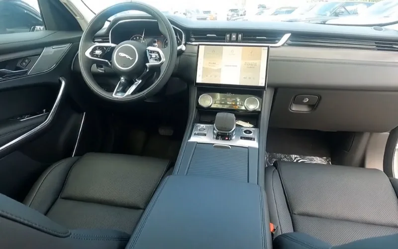 Hire Jaguar F-Pace 2021