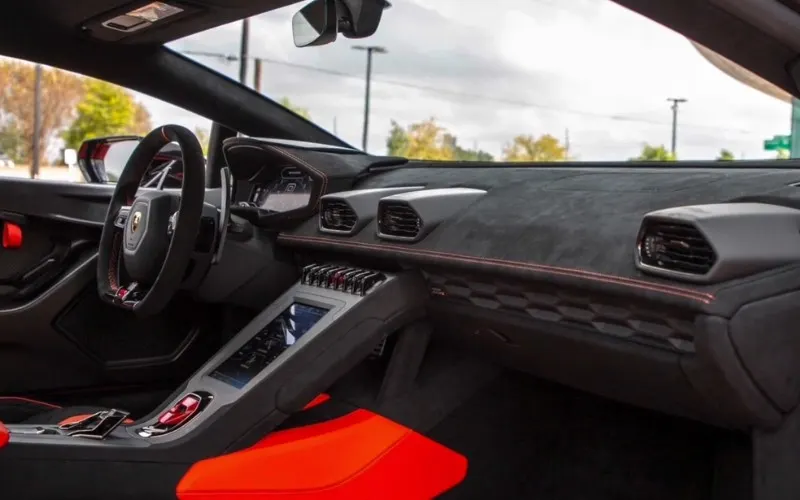 Hire Lamborghini Huracan STO 2022 Dubai