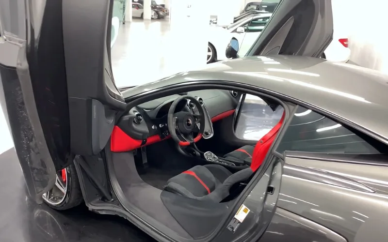Hire McLaren 570S Spyder UAE