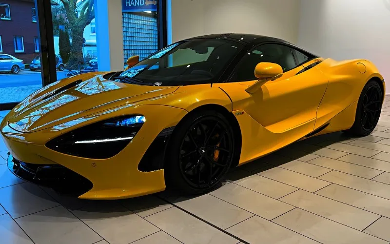 Hire McLaren 720S UAE