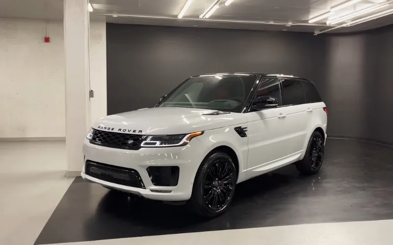 Hire Range Rover Sport SE 2022 in UAE