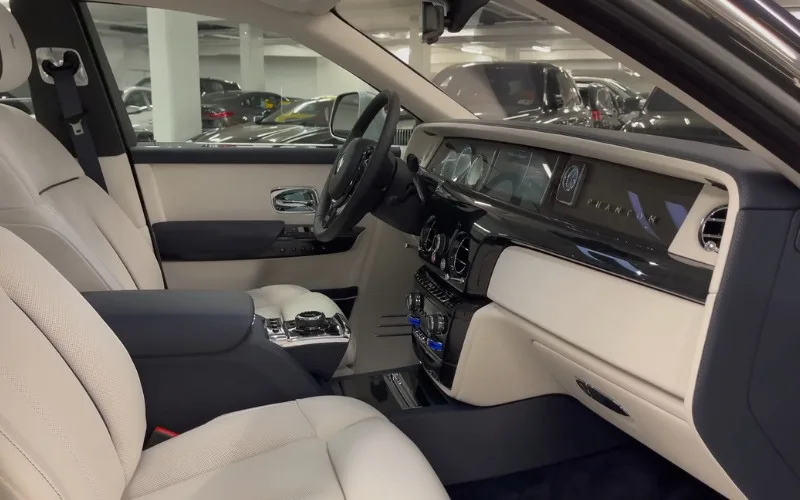 Hire Rolls Royce Phantom 2021 in UAE