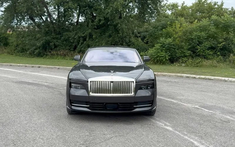 Hire Rolls Royce Spectre 2024 in UAE