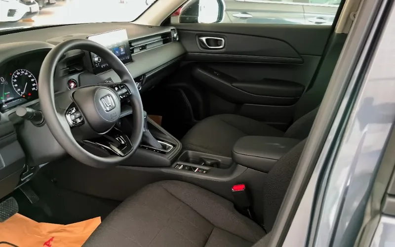 Honda HR-V 2022 car hire Dubai