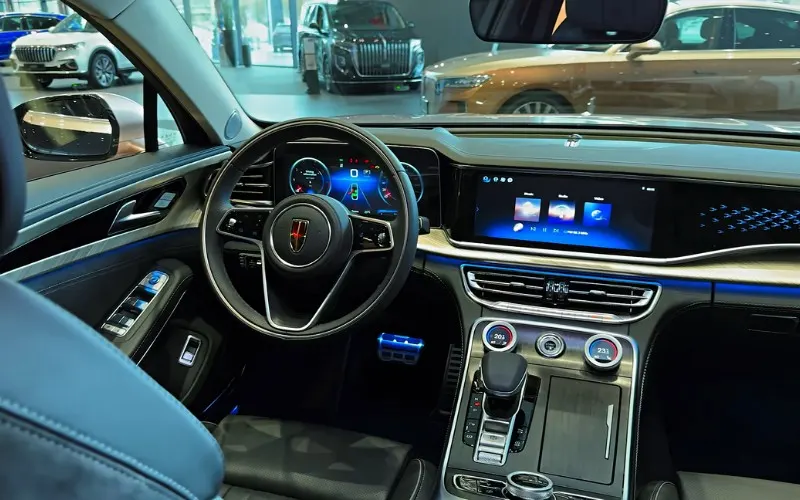 Hongqi H9 premium sedan rental