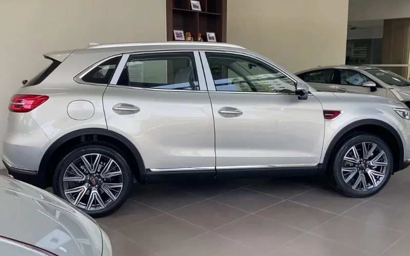 Hongqi HS5 2022 business car hire