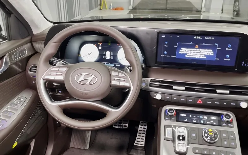 Hyundai Palisade 2024 rent with driver