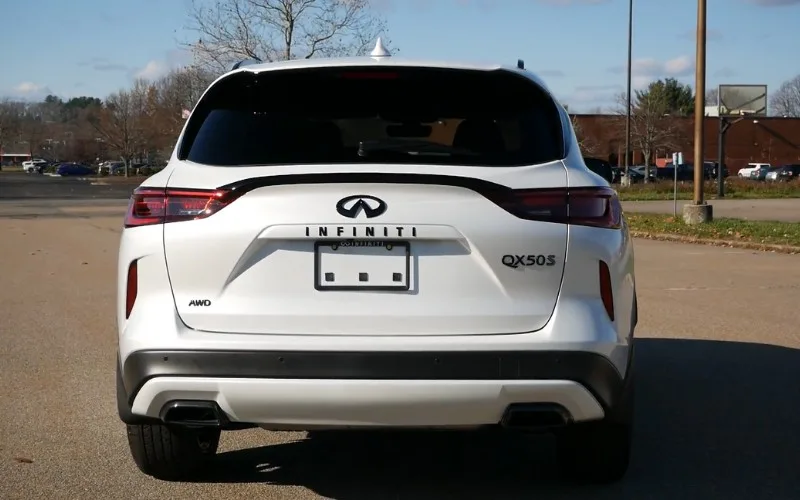 Infiniti QX50 2024 family SUV for rent