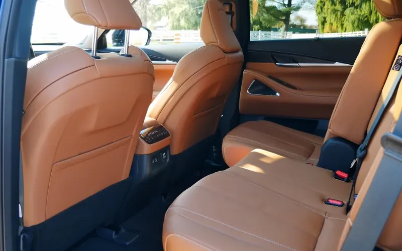 Infiniti QX60 2023 rental near Dubai airports