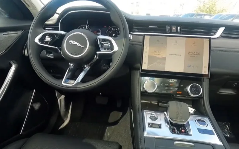 Jaguar F-Pace 2021 daily rental