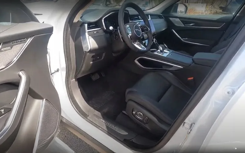 Jaguar F-Pace 2021 for rent