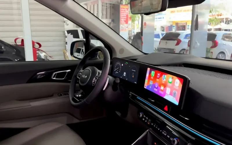 Kia Carnival 2024 airport rental