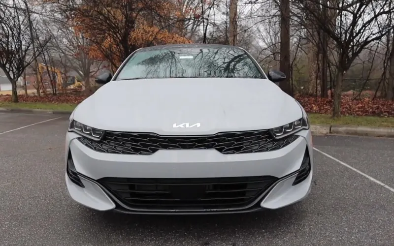 Kia K5 luxury sedan rental