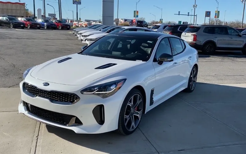 Kia Stinger sports car rental