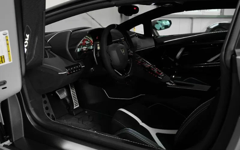 Lamborghini Aventador SVJ 2022 daily rental