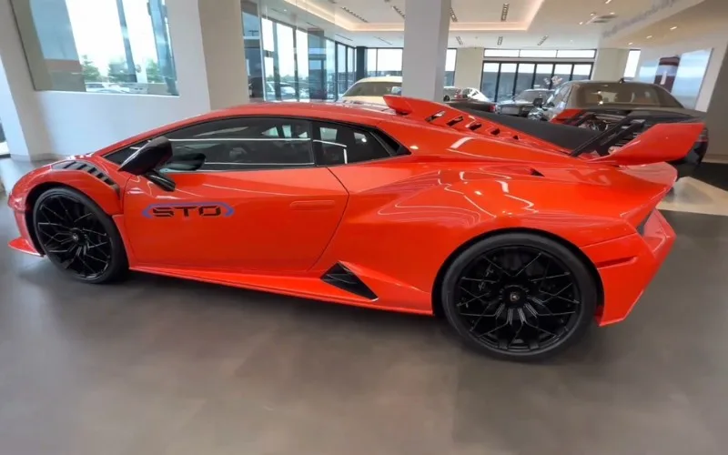 Lamborghini Huracan STO 2022 luxury rental
