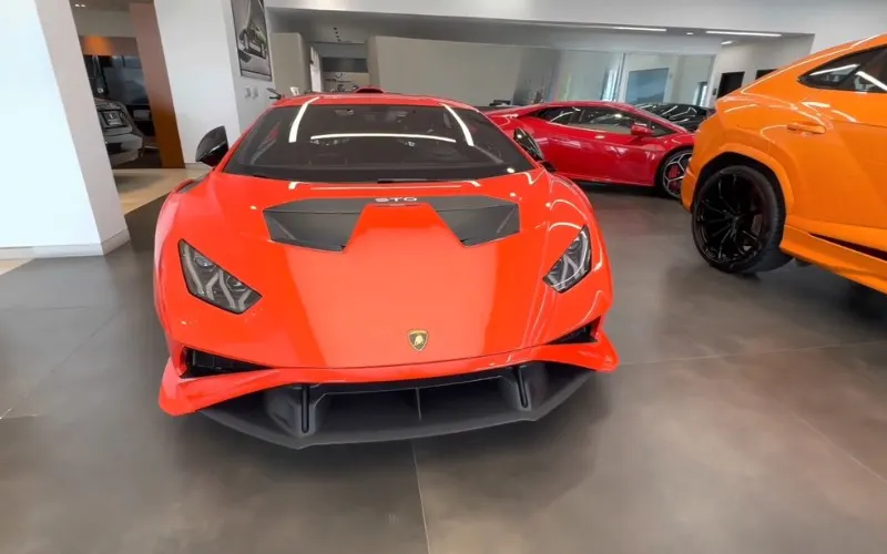 Lamborghini Huracan STO airport rental