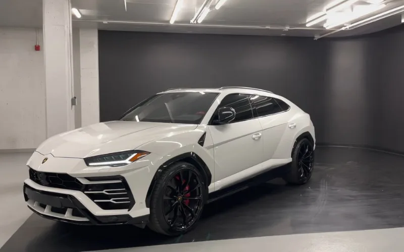 Lamborghini Urus 2020 rent near me