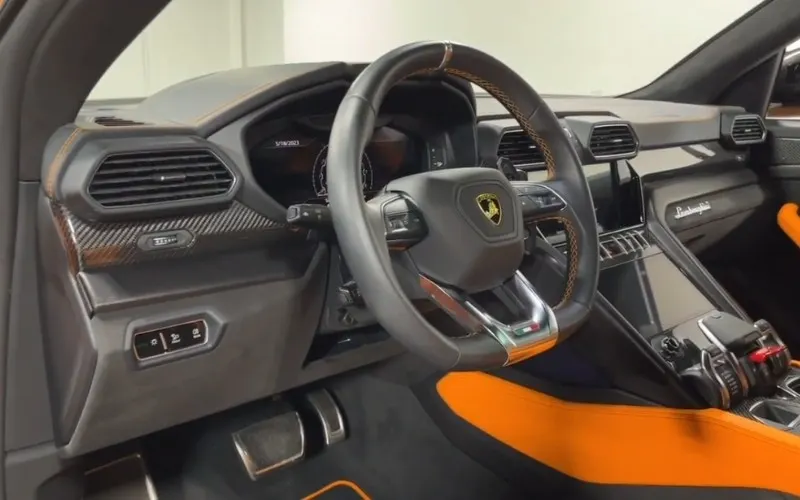 Lamborghini Urus Graphite Capsule 2022 SUV hire