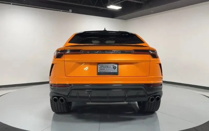 Lamborghini Urus Graphite Capsule 2022 daily rental