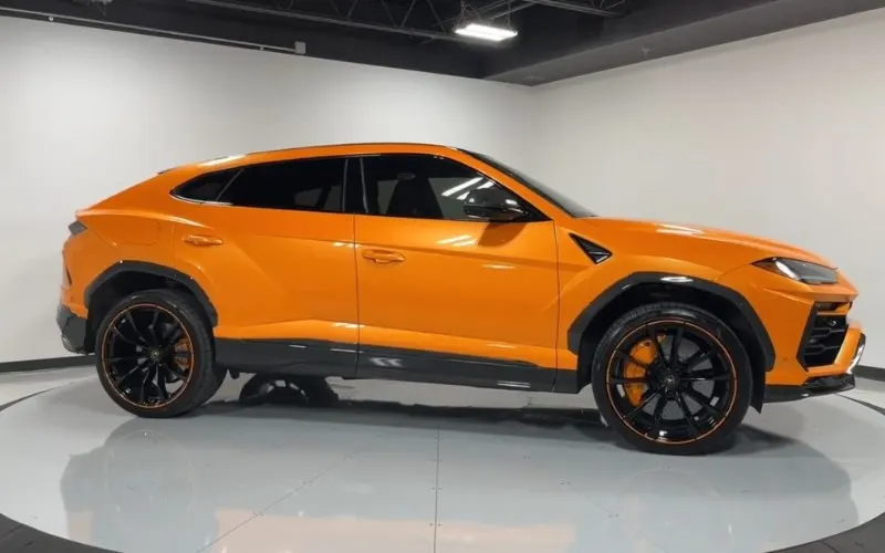 Lamborghini Urus Graphite Capsule 2022 for rent