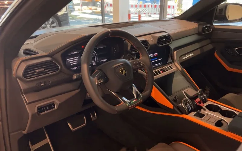 Lamborghini Urus Graphite Capsule 2023 daily rental
