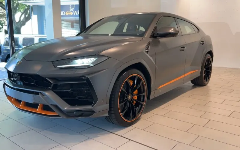 Lamborghini Urus Graphite Capsule 2023 for rent